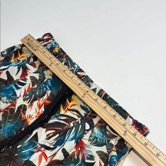 KAVU Bucerias quick dry jogger-style pantsTropical Leaf Print - Picture 4 of 7